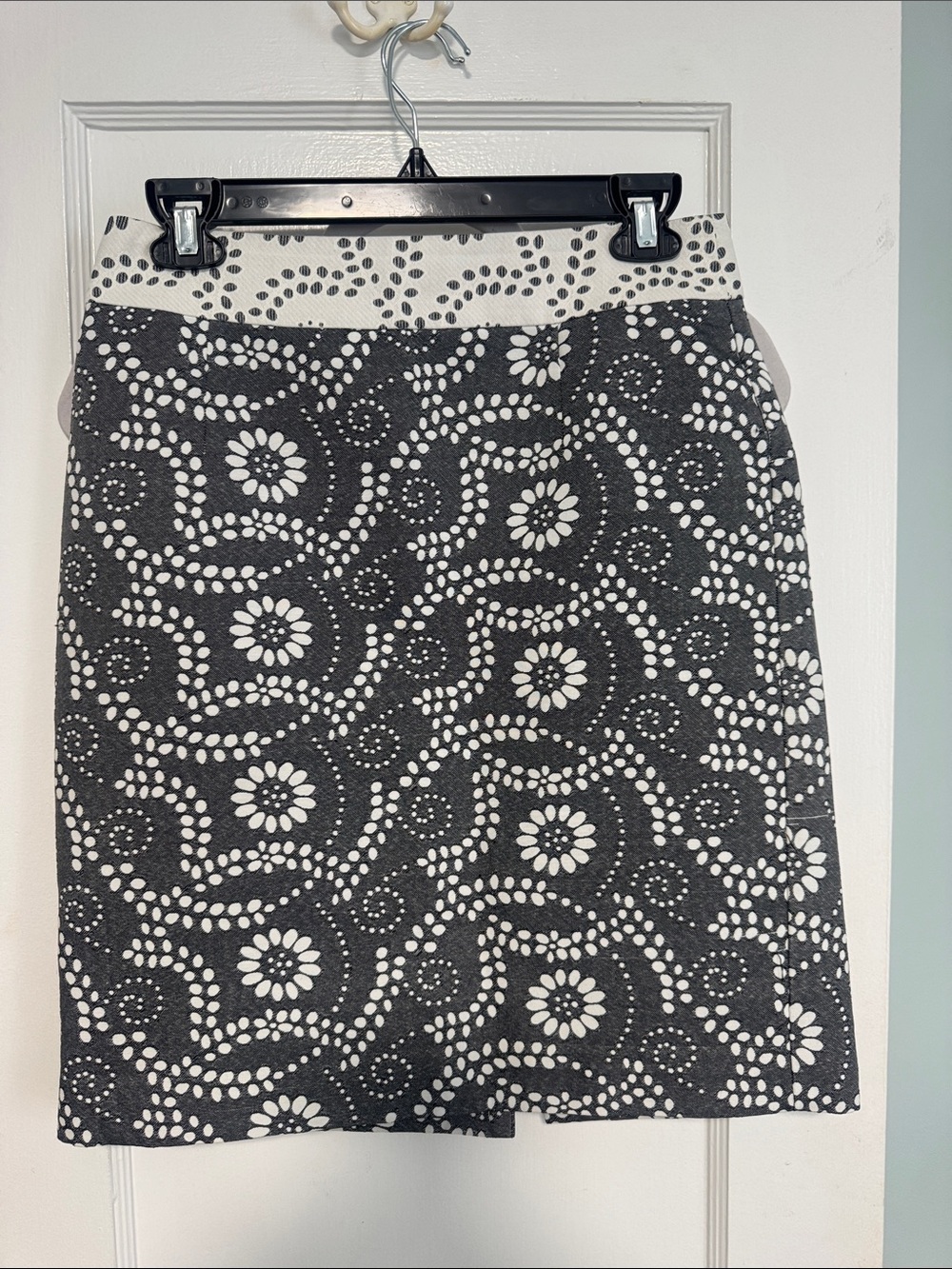 Banana Republic Black and White Floral Dot Pencil Skirt